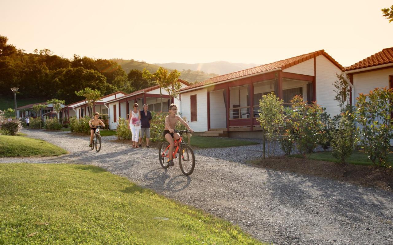 Domaine Chalets Larlapean Saint-Martin-dʼArrossa Exteriör bild